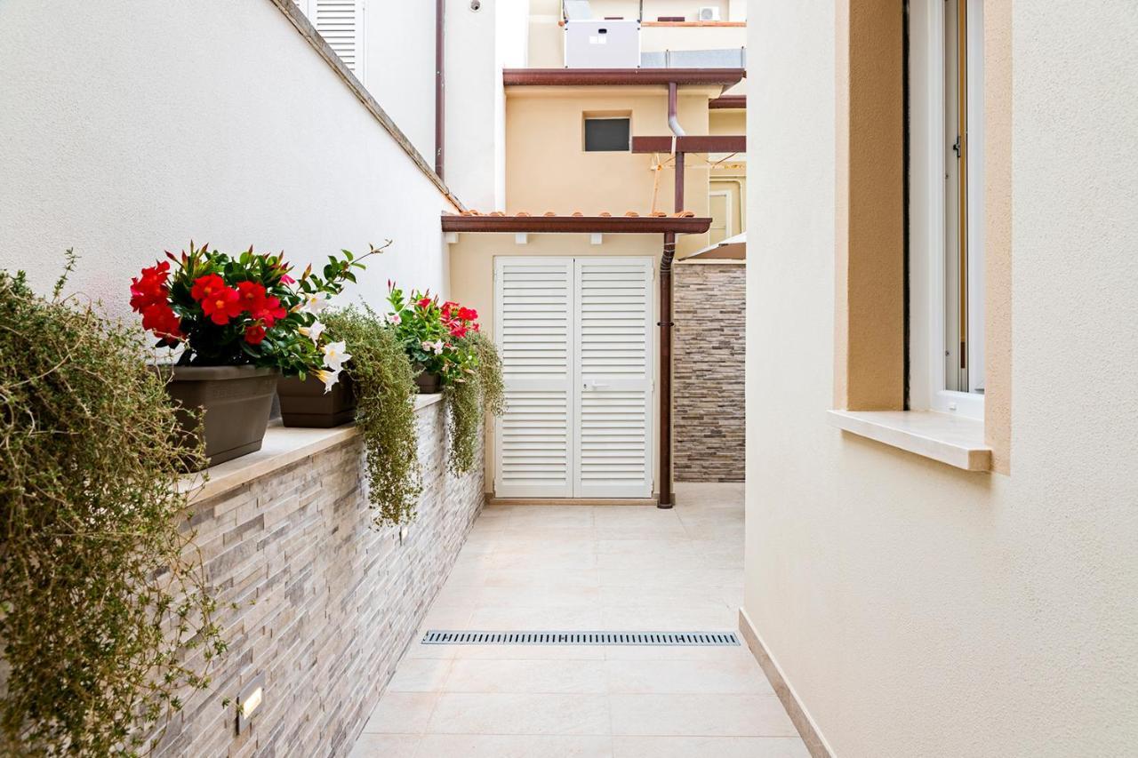 Versilia Residence - Colombo ลิโด ดิ กามาโยเร ภายนอก รูปภาพ