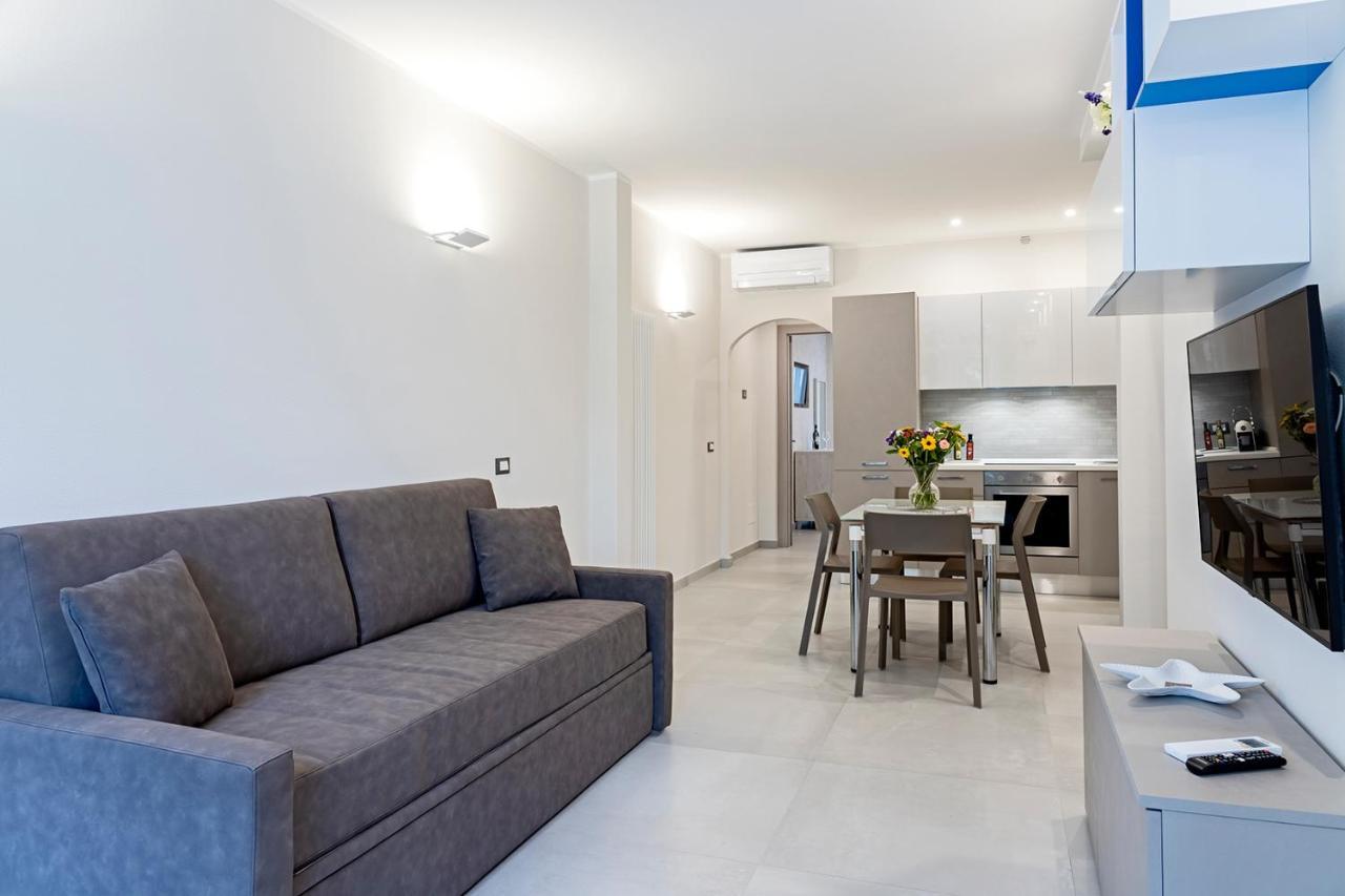 Versilia Residence - Colombo ลิโด ดิ กามาโยเร ภายนอก รูปภาพ