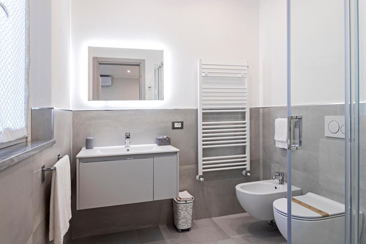 Versilia Residence - Colombo ลิโด ดิ กามาโยเร ภายนอก รูปภาพ