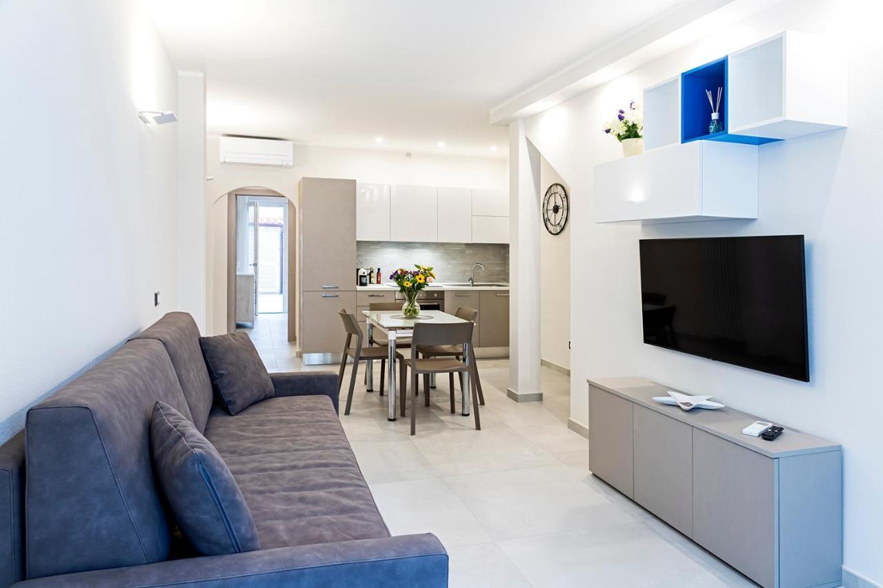 Versilia Residence - Colombo ลิโด ดิ กามาโยเร ภายนอก รูปภาพ