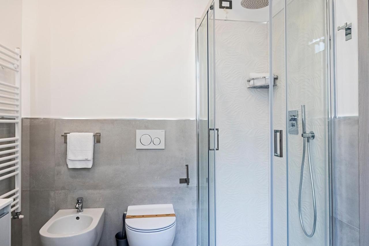 Versilia Residence - Colombo ลิโด ดิ กามาโยเร ภายนอก รูปภาพ