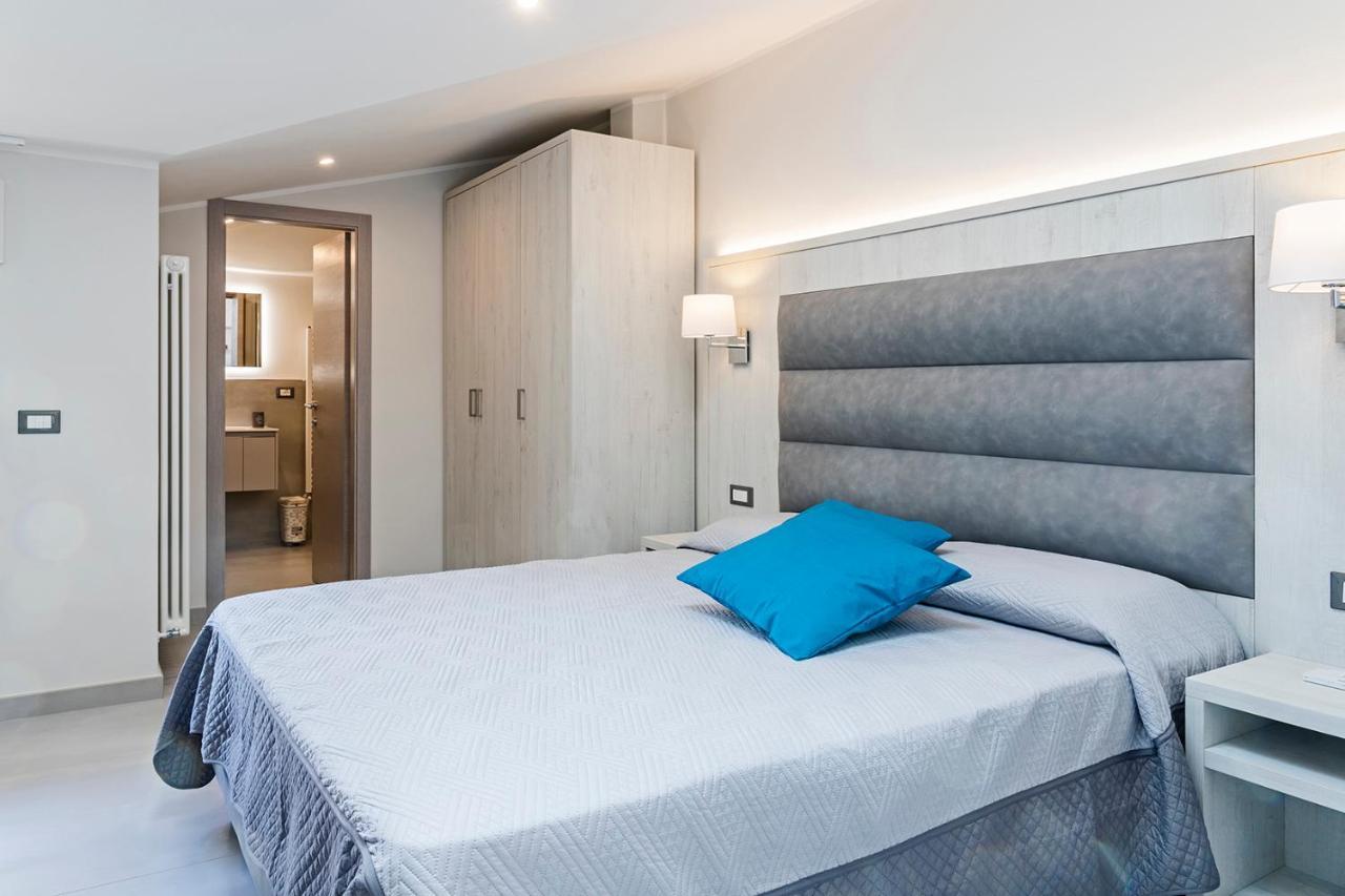 Versilia Residence - Colombo ลิโด ดิ กามาโยเร ภายนอก รูปภาพ