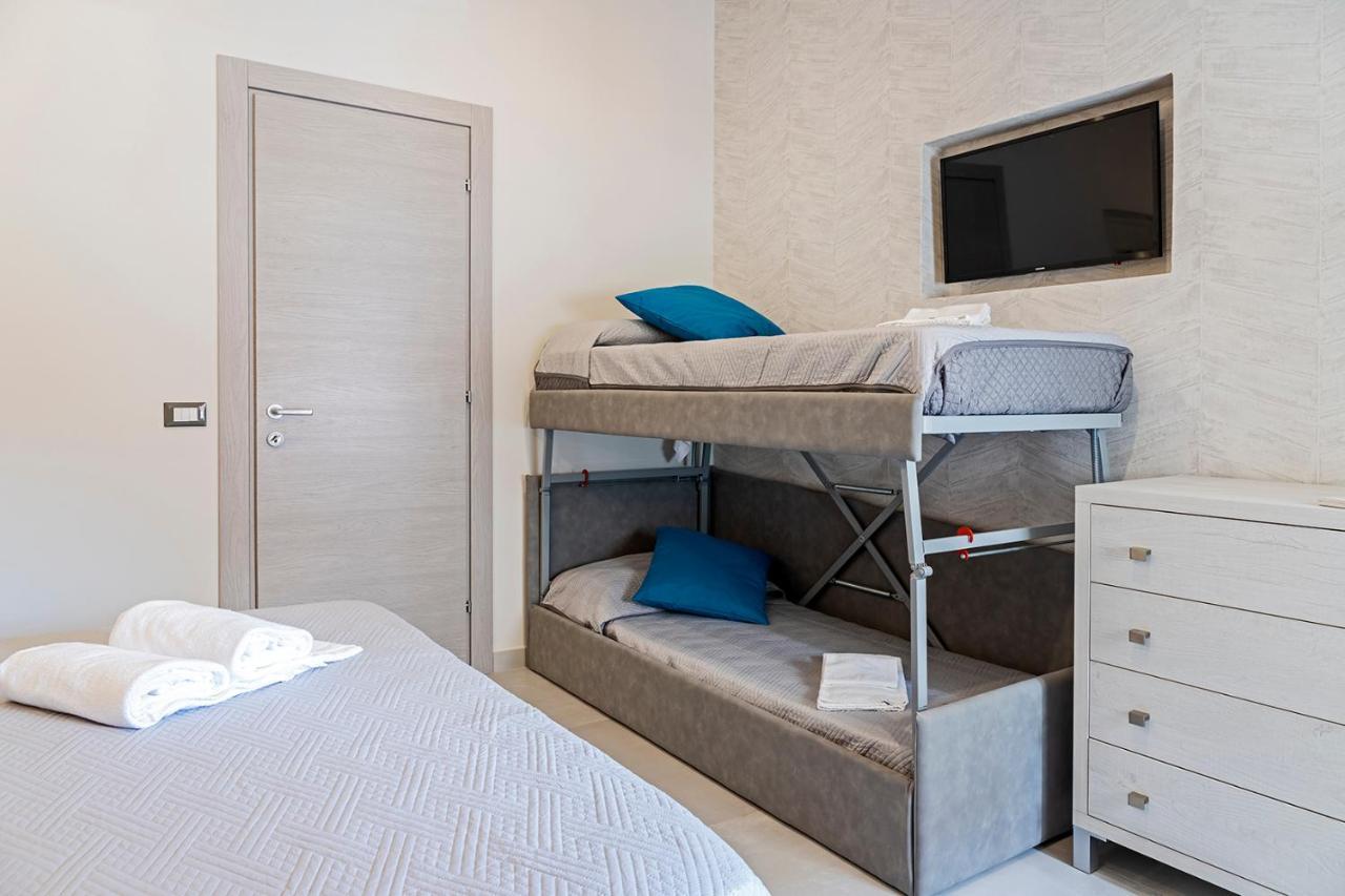 Versilia Residence - Colombo ลิโด ดิ กามาโยเร ภายนอก รูปภาพ