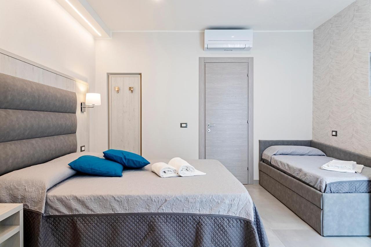 Versilia Residence - Colombo ลิโด ดิ กามาโยเร ภายนอก รูปภาพ