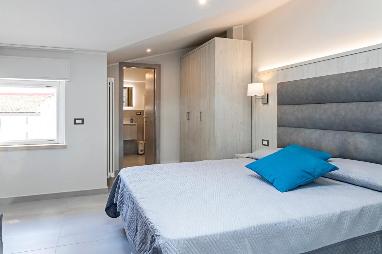 Versilia Residence - Colombo ลิโด ดิ กามาโยเร ภายนอก รูปภาพ